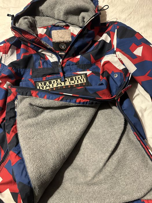 Оригинално Napapijri зимно яке М размер