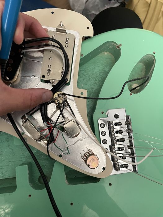 Ремонт гитар акустических элеткрогитар бас гитар