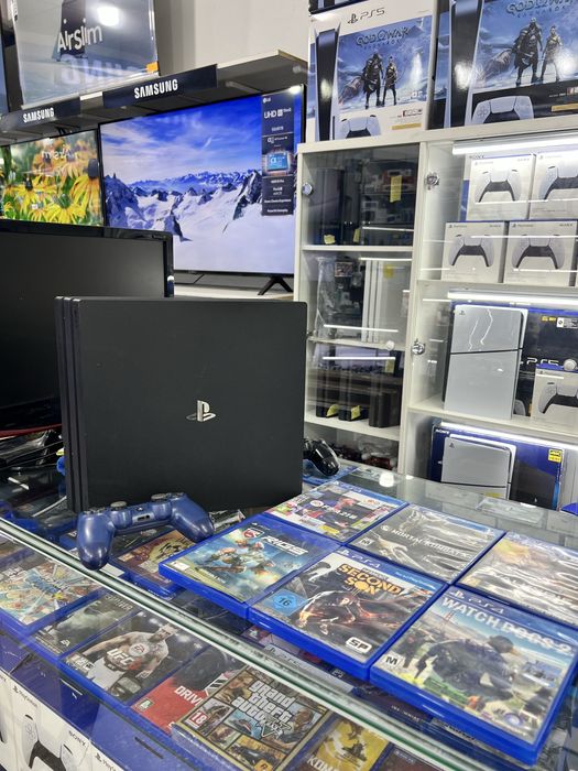 Play Station 4 pro 1TB в хорошем состоянии 4K
