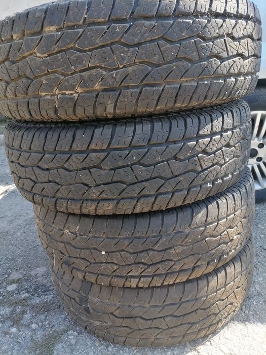 Гуми Максис 235/75 R15