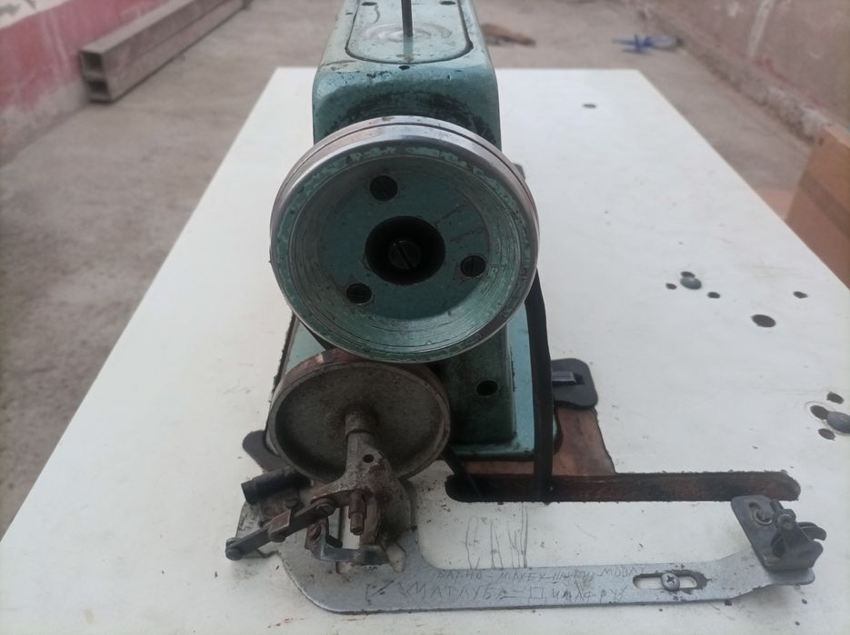 Промышленная швейная машинка