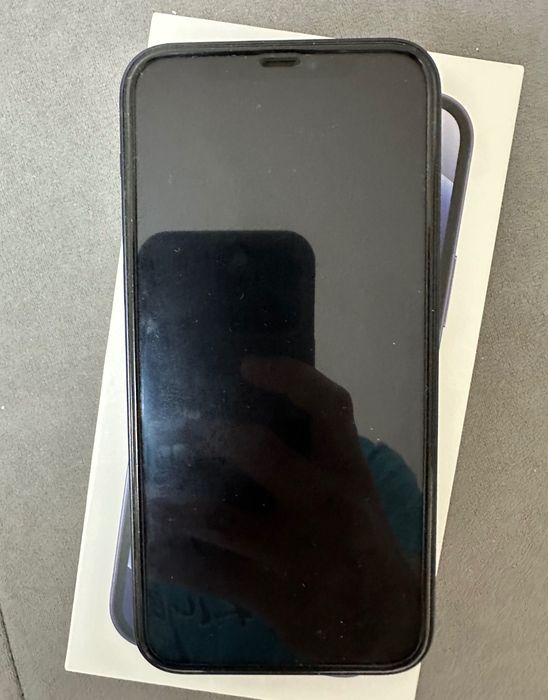 Айфон 12 сатылады