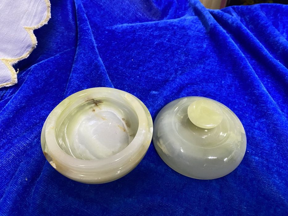 Шкатулки, пудренницы