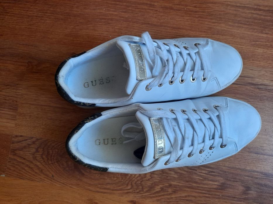 GUESS кецове 38 номер.