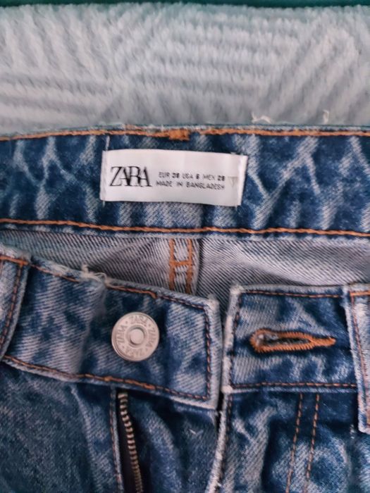 Blugi Zara noi 38!