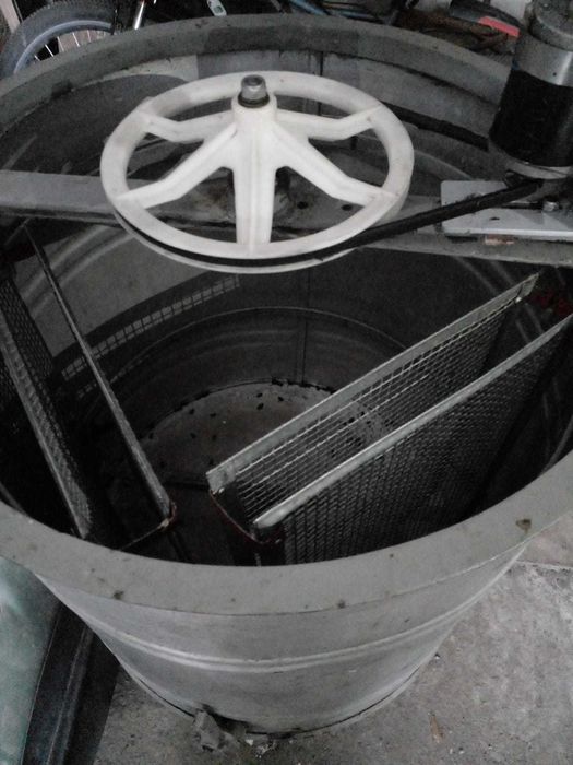 Медогонка электрическая