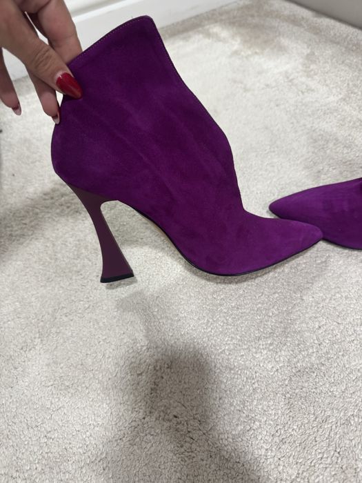 Червени и лилави боти естествен велур