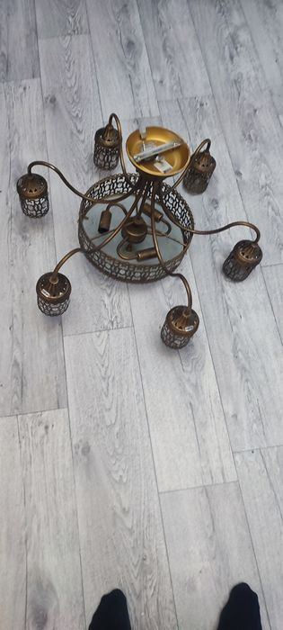 Продам люстру цена 7000