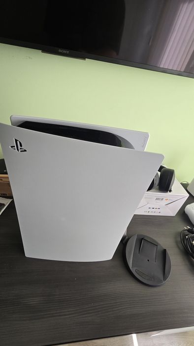 Playstation 5 Disc Edition + 2 контролера + Pulse 3D слушалки