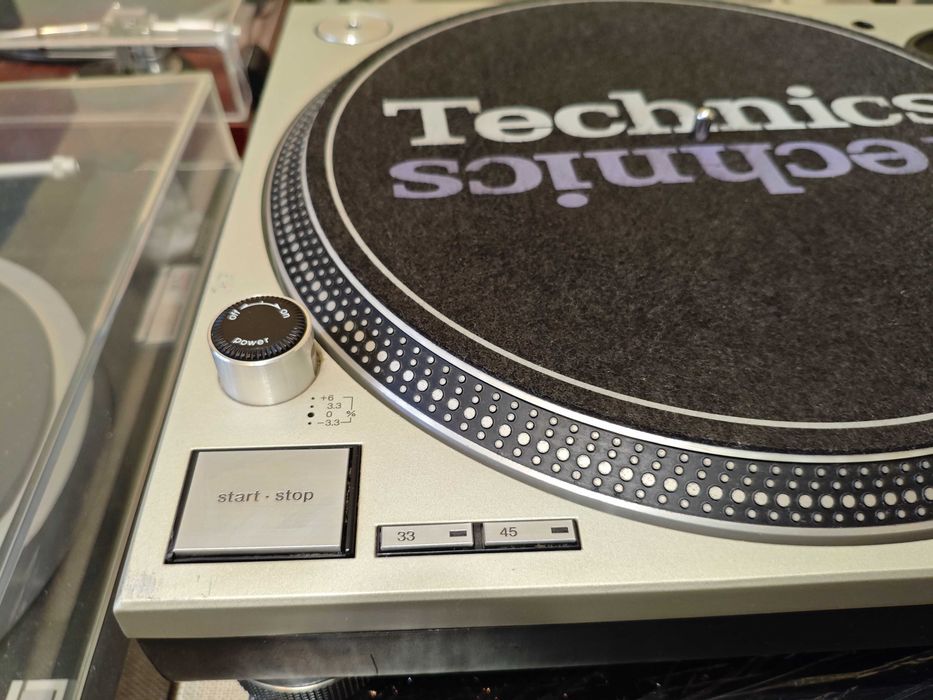 Проигрыватель виниловых дисков Technics SL-1200 mk3d