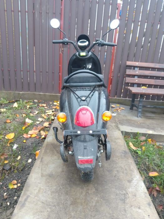 Se vinde scuter electric.