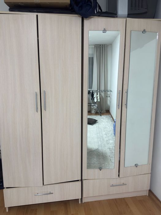 Шифоньер ……………..