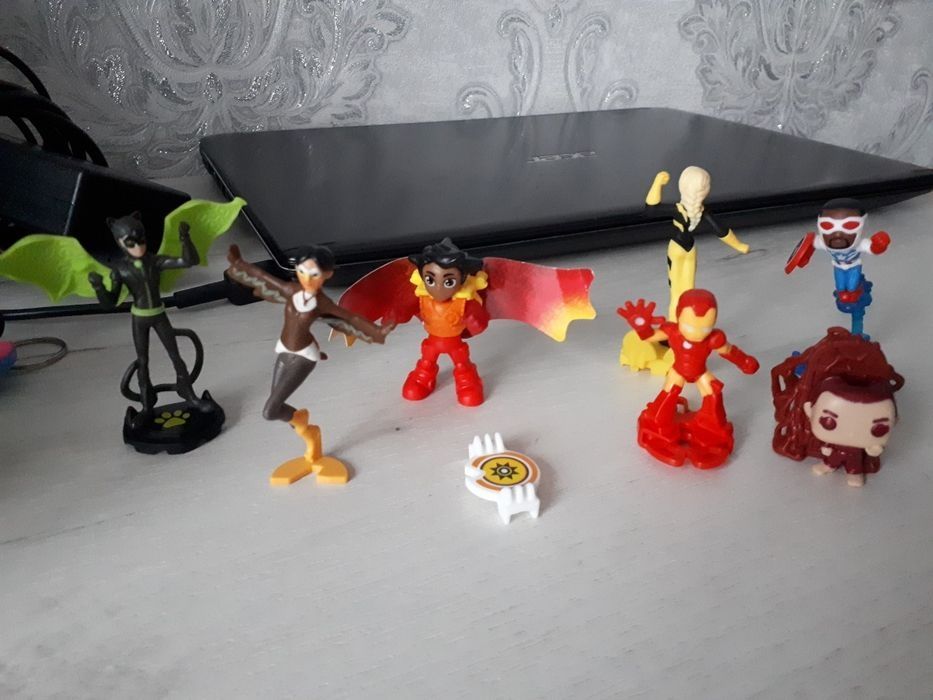 Игрушки киндер сюрприз