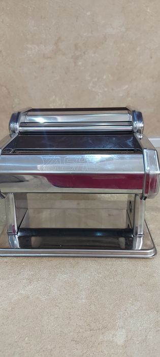 Ръчна машина за паста Yashe