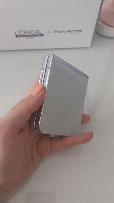 Здравейте,продавам Samsung flip 5