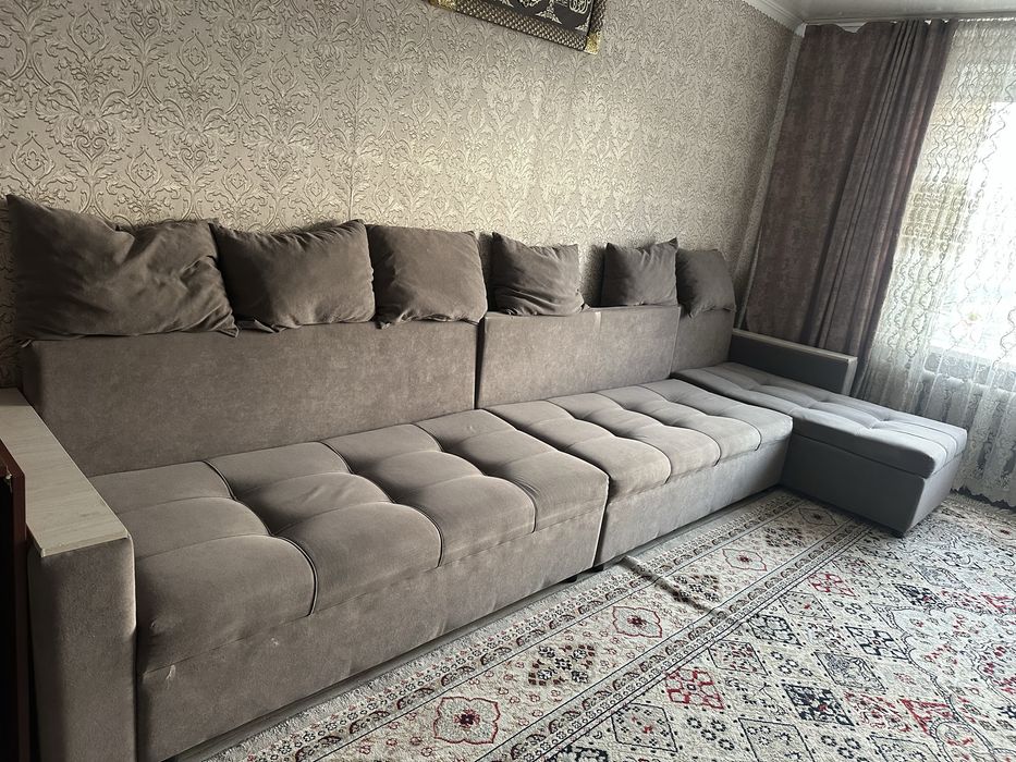 Продам диван 4 метра