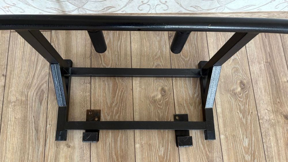 Турник настенный