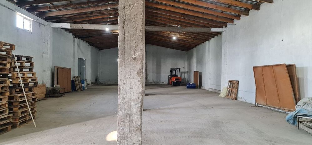 Склады. Офис 2-этажный сдаются в аренду в г. Чирчике. Цена отличная