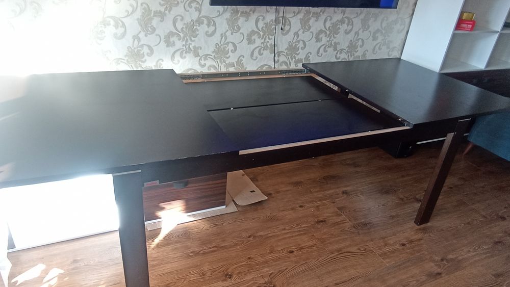 Продам стол. Большой.