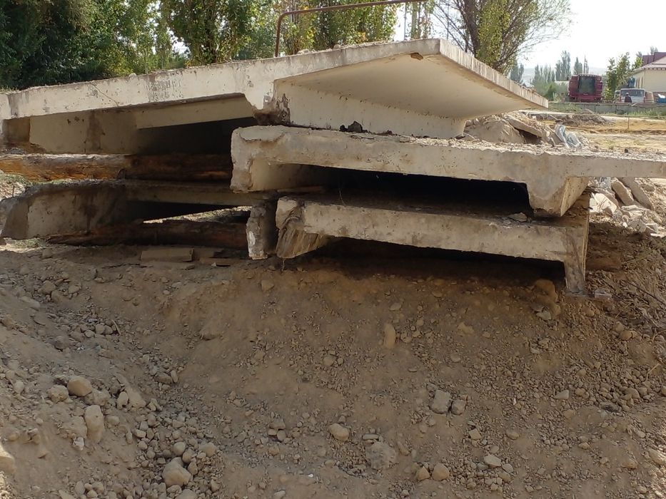 Хаммаси сотилади. Манзил Жиззах вилояти Зомин туман