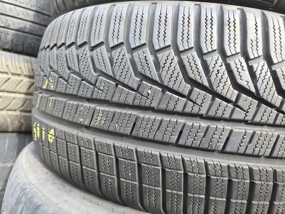 4бр Зимни гуми 235 35 19 - Hankook