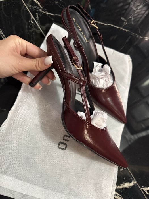 Pantofi burgundy noi cu eticheta