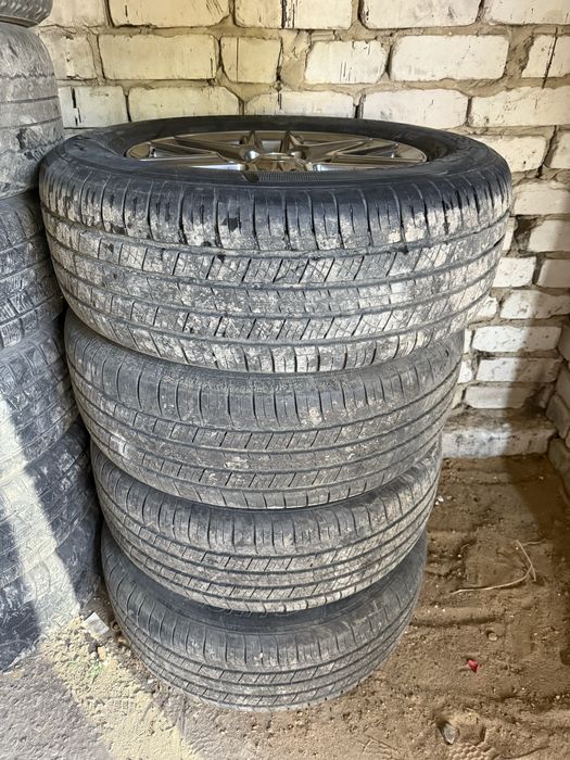 Продам диски с покрышками в комплекте