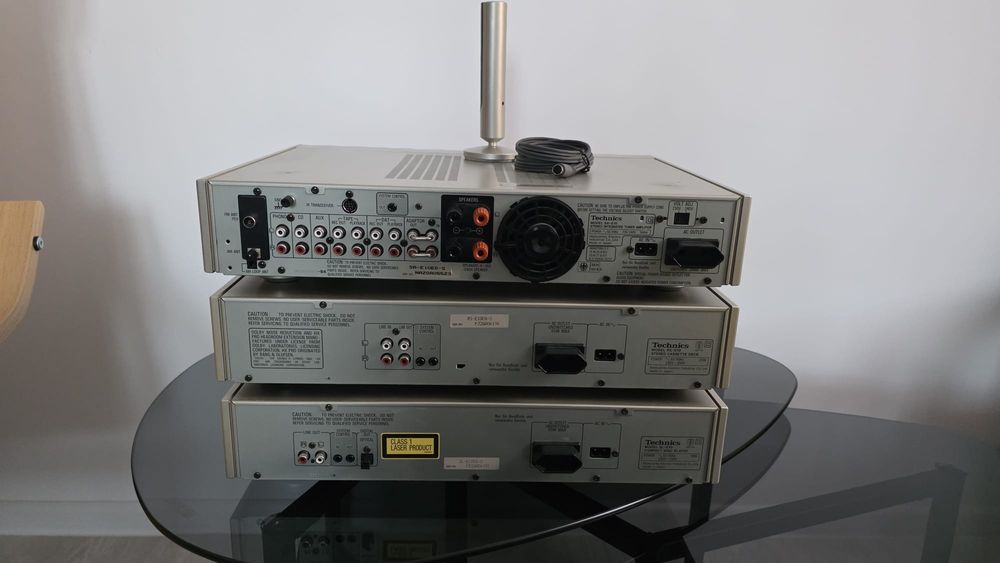 Linie HI-FI Technics E10 , Amplificator , CD player , Tape , Telecomanda . Seria E .