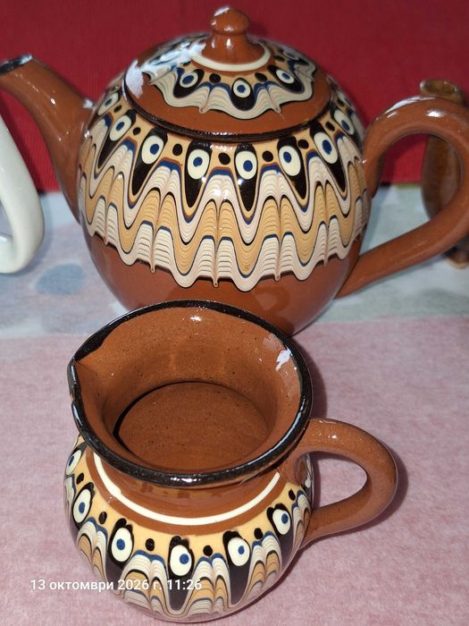 Троянска керамика, ритони за ракия. Кани и захарница.