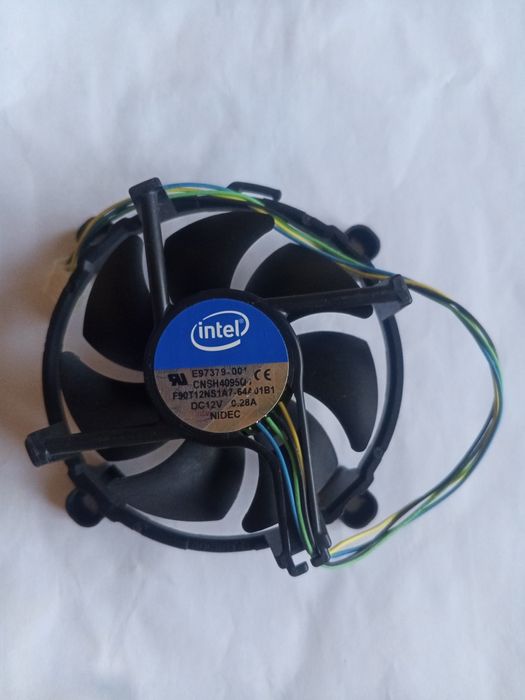 Компьютерный вентиляторча Сотилади