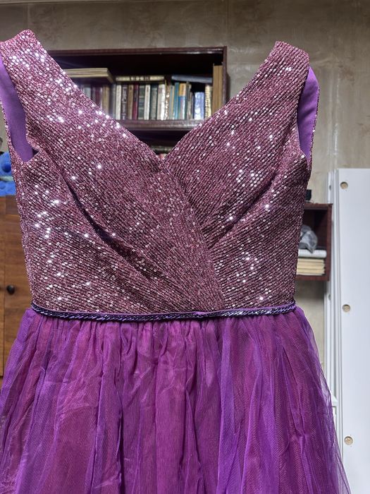 Продам платье за 100 тысяч ,очень красивое