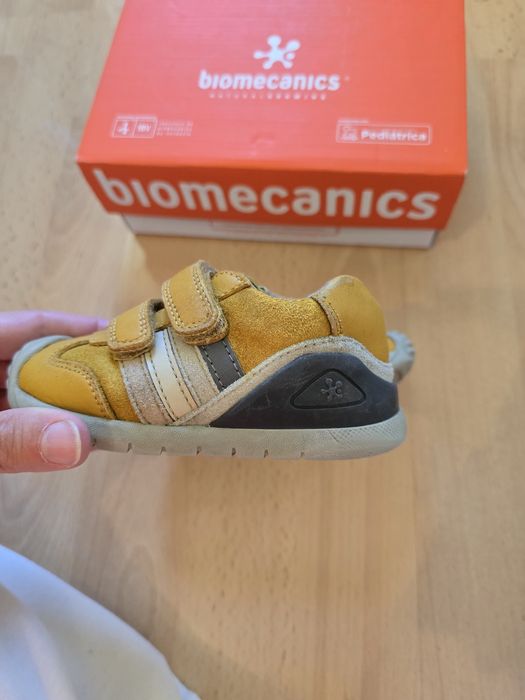 Обувки маратонки за момче номера 21-22 Biomecanics Nike Next