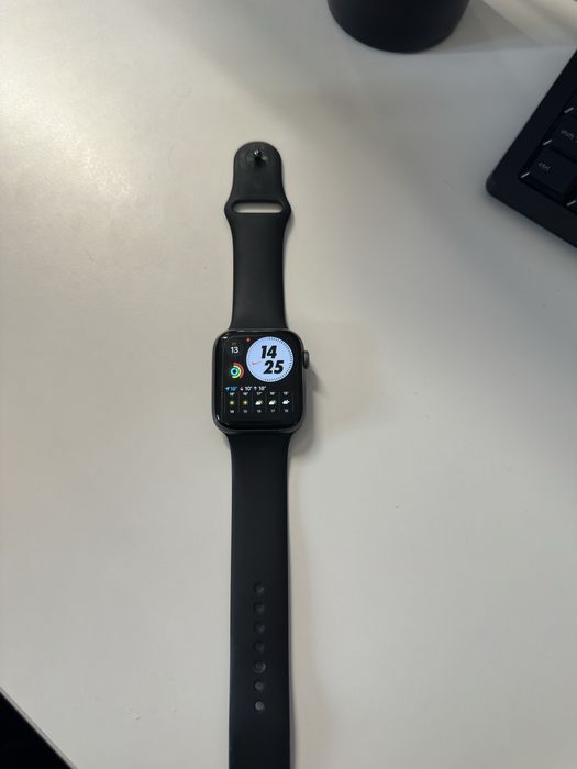 Apple Watch 4, 44 mm