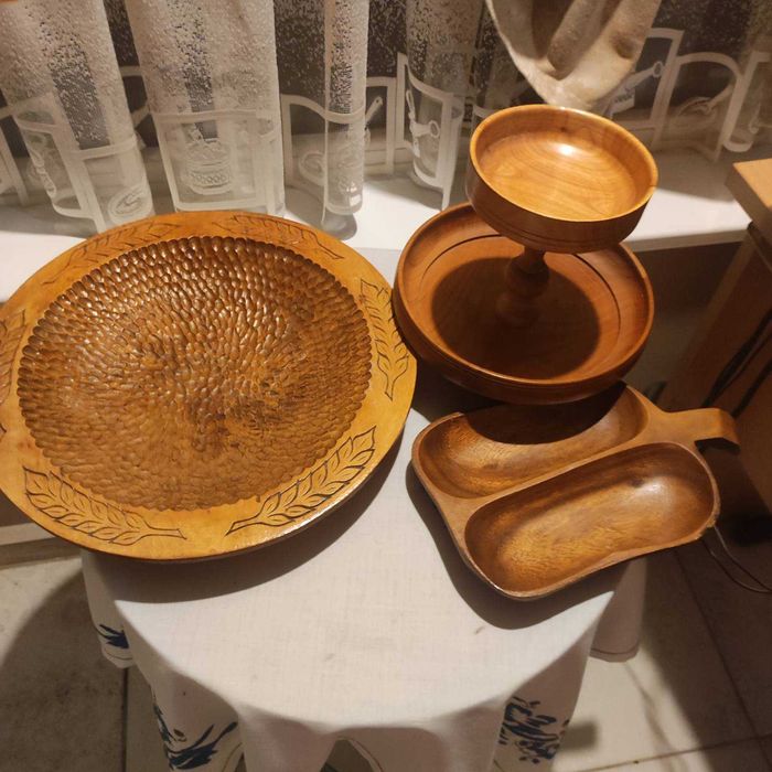 Дървени подноси за сервиране