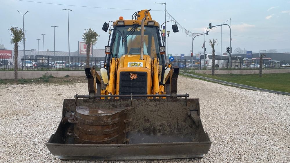 Vând BuldoExcavator JCB 3CX