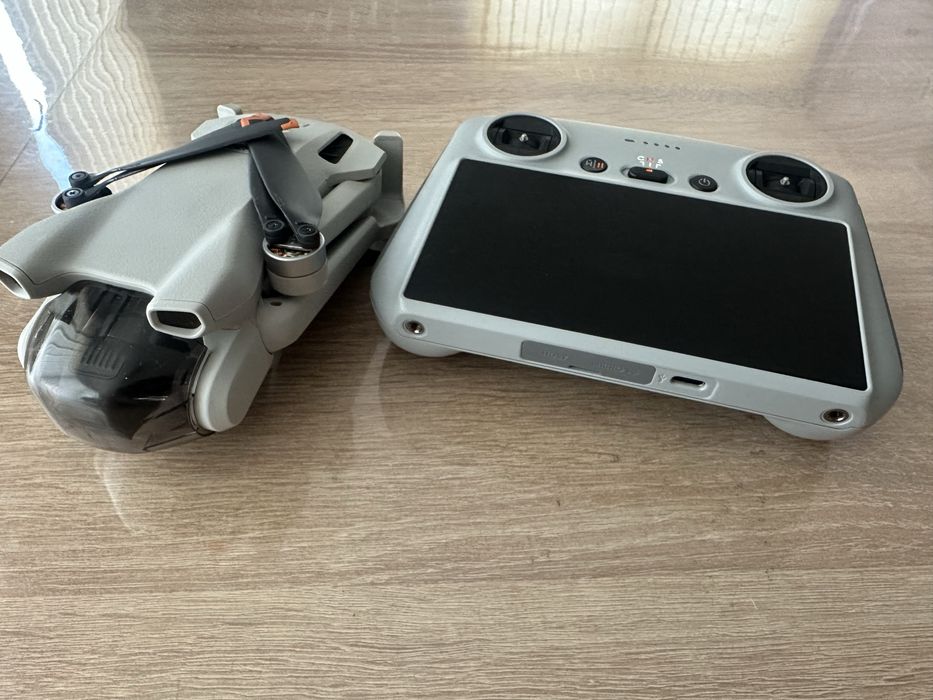 DJI mini 3 дрон с DJI RC контролер
