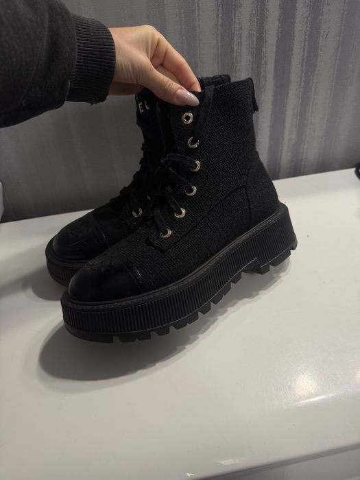 Черни боти Chanel