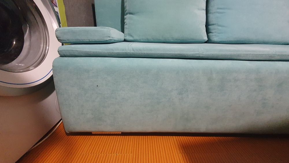 Разтегателен диван