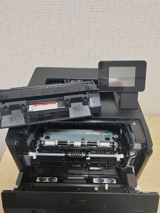 Принтер HP LaserJet Pro 400 m401dn