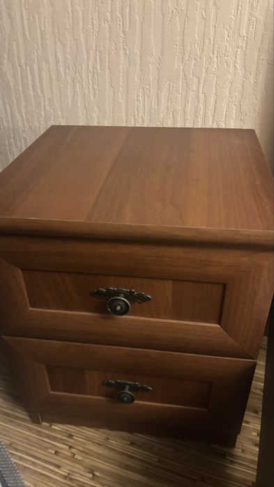 Кровать с тумбочками