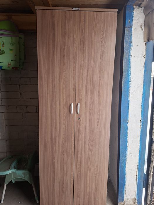 Продам шкаф офисный