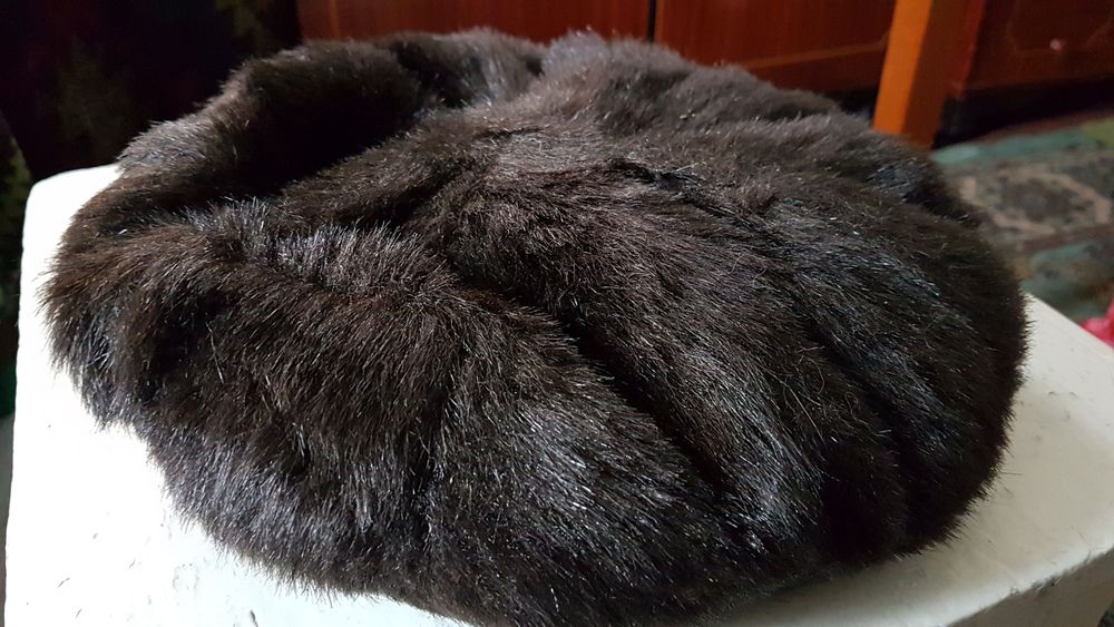 Basca dama din blana artificiala,noua