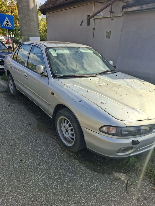 Se dezmembrează mitsubishi galant 1994