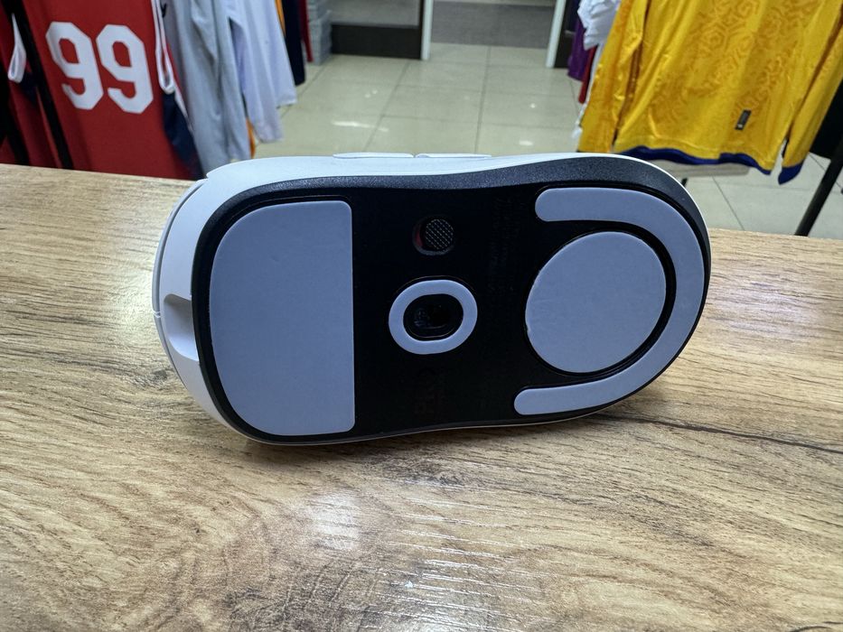 Продам мышку Logitech суперлайт 2