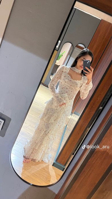 Все платья новые