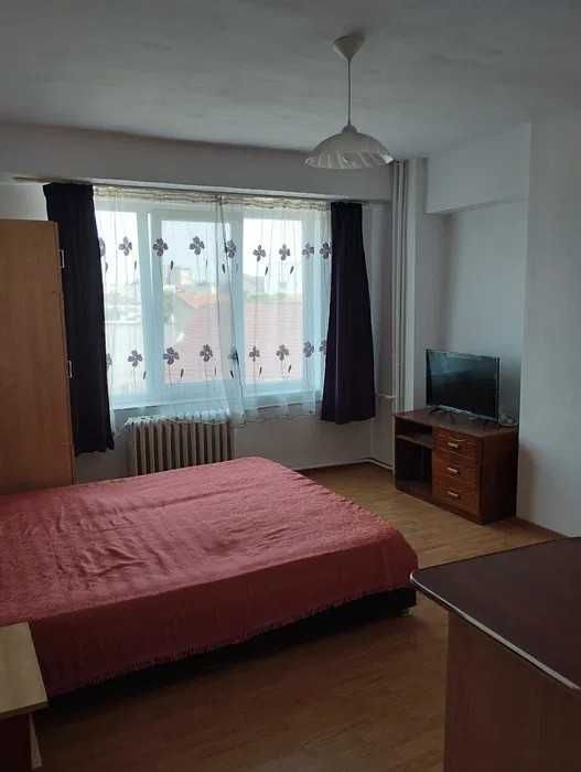Închiriez apartament cu o camera tip C