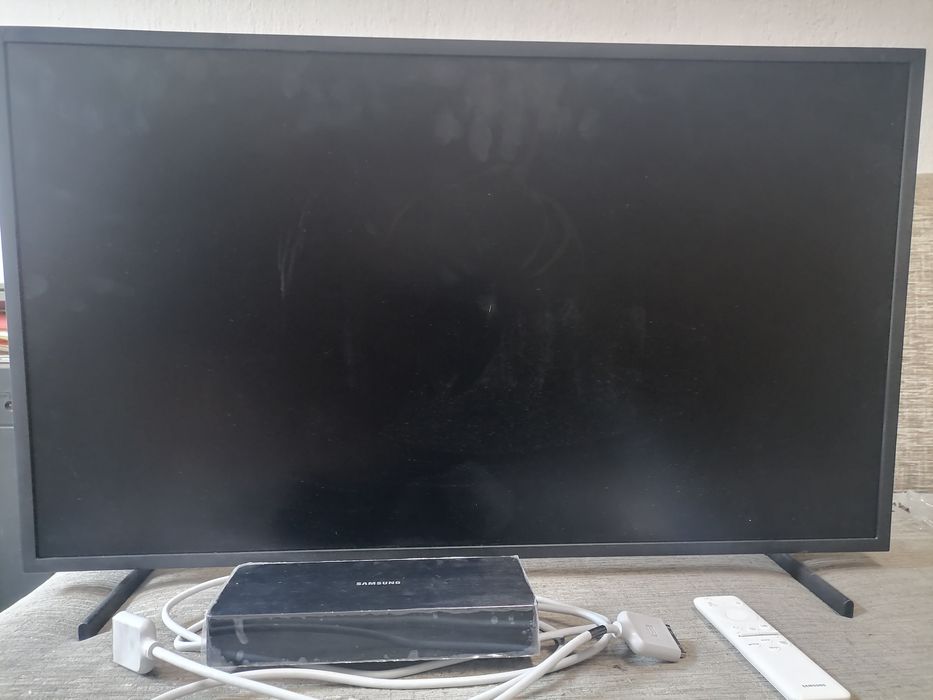 Телевизор Samsung QE32LS03CBU