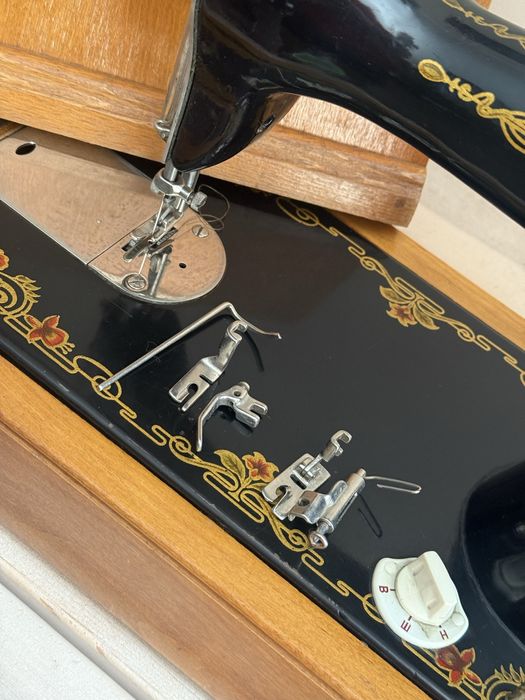 Продам раритет швейная машинка Singer!