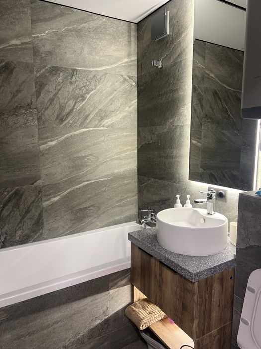 Продам  квартиру 1 км в центре