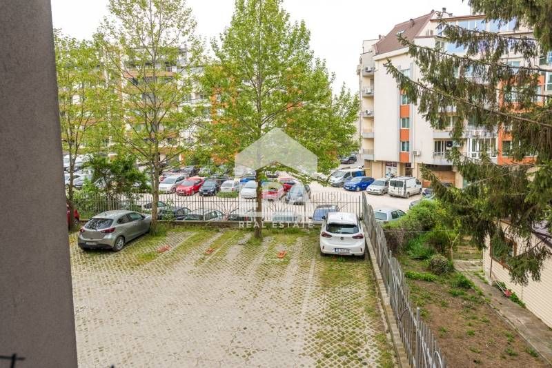 Само при нас! Тристаен обзаведен апартамент за продажба, в тухлена сгр
